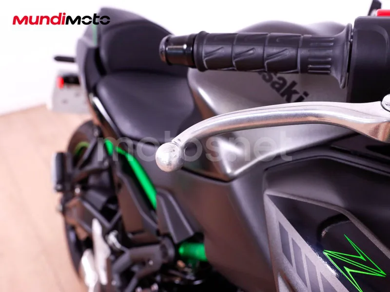 Kawasaki Z650 - Vista 18