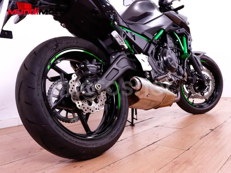 Kawasaki Z650 - Vista 4