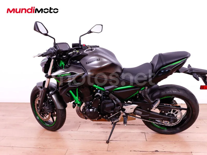 Kawasaki Z650 - Vista 6