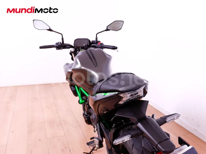 Kawasaki Z650 - Vista 9