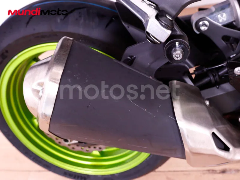 Kawasaki Z900 - Vista 14