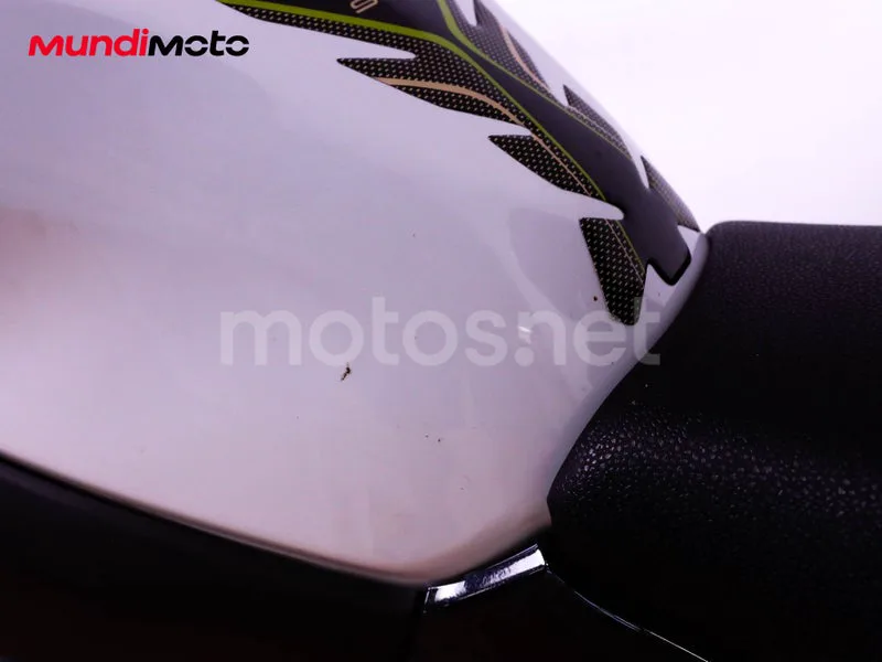 Kawasaki Z900 - Vista 23