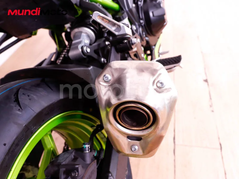Kawasaki Z900 - Vista 25