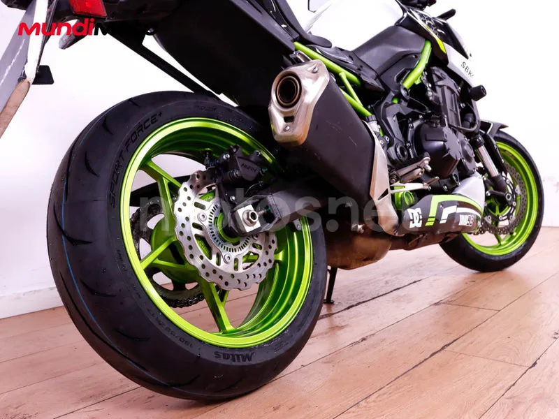 Kawasaki Z900 - Vista 4