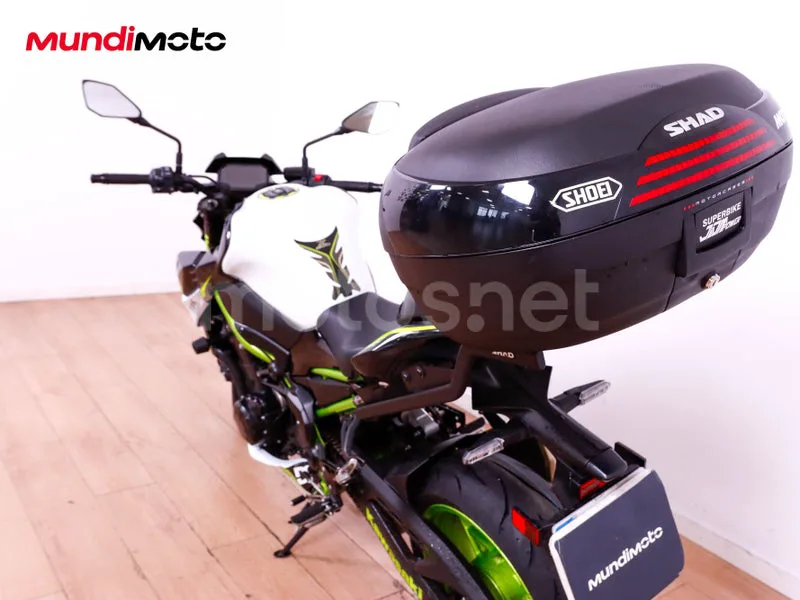 Kawasaki Z900 - Vista 9