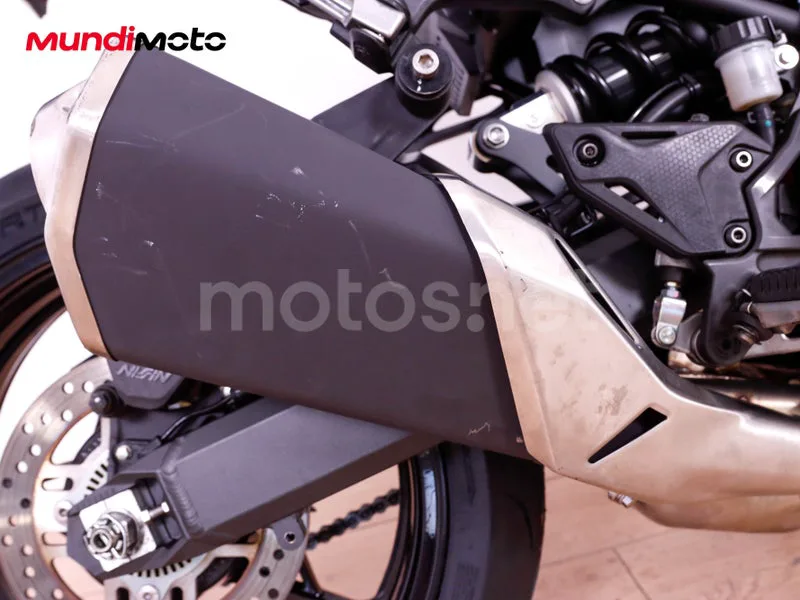 Kawasaki Z900 - Vista 25