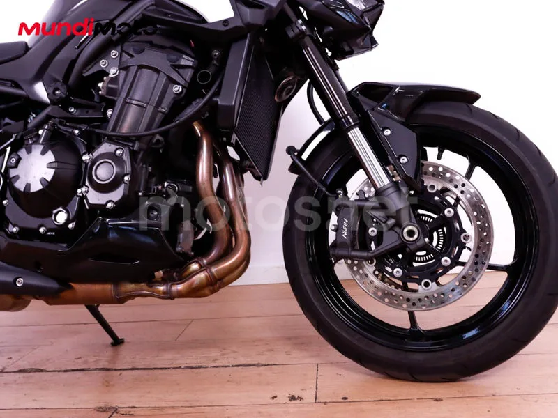 Kawasaki Z900 - Vista 31