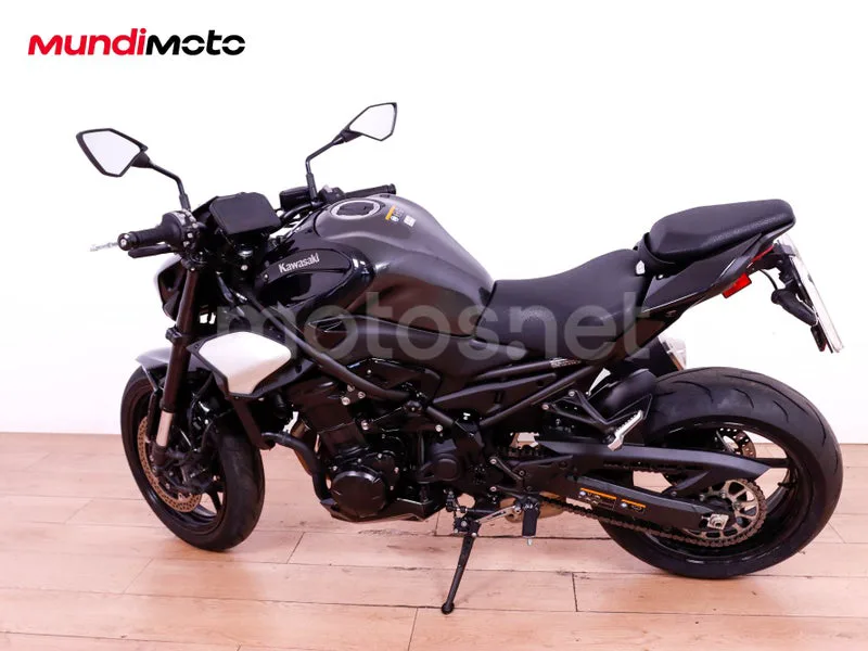 Kawasaki Z900 - Vista 6