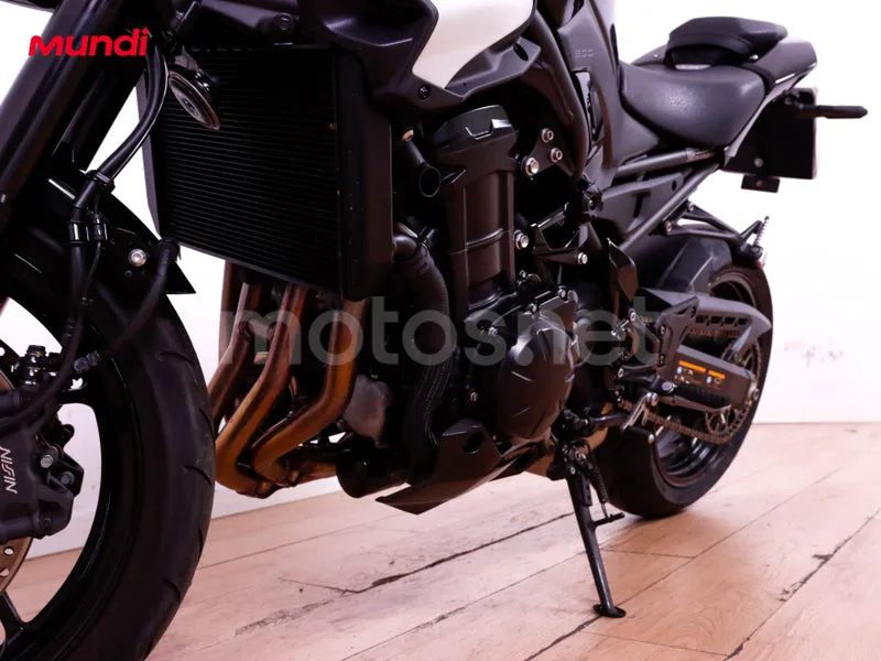 Kawasaki Z900 - Vista 10