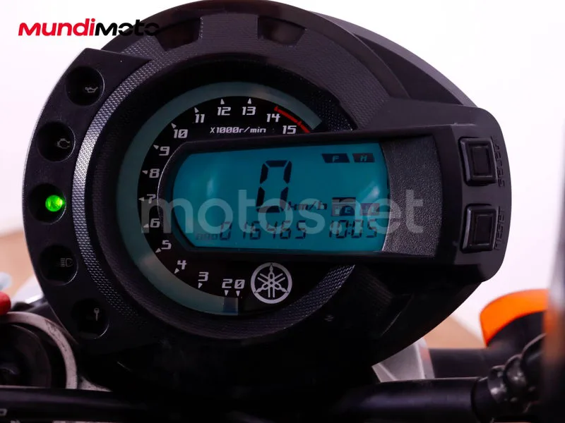 Yamaha FZ6 - Vista 12