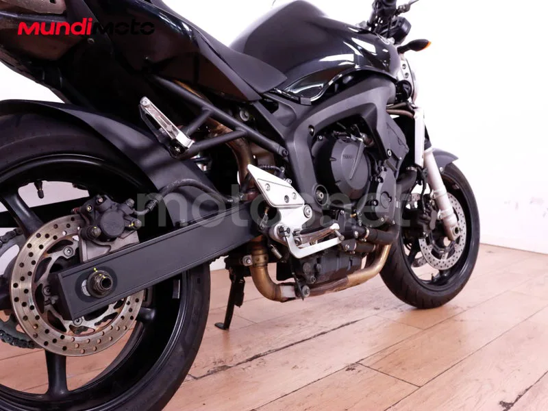 Yamaha FZ6 - Vista 4