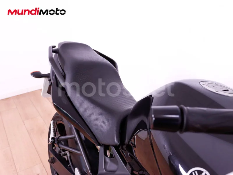 Yamaha FZ6 - Vista 46