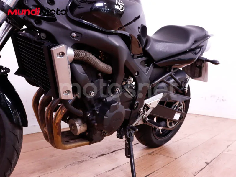 Yamaha FZ6 - Vista 10
