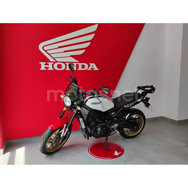 Yamaha XSR900 - Vista 3