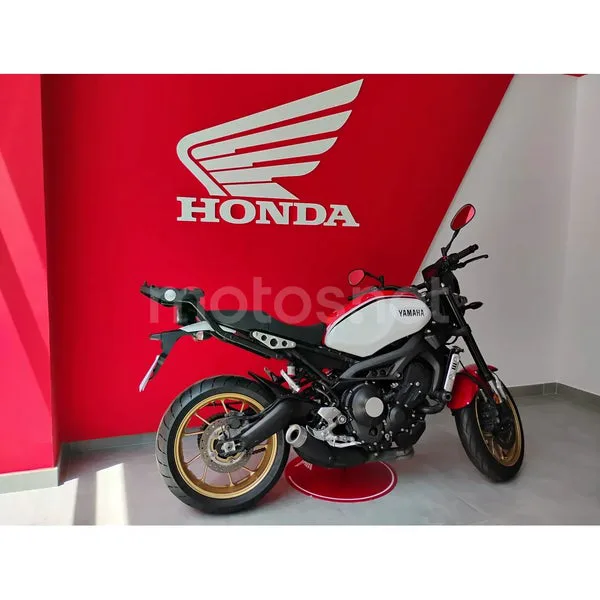Yamaha XSR900 - Vista 4