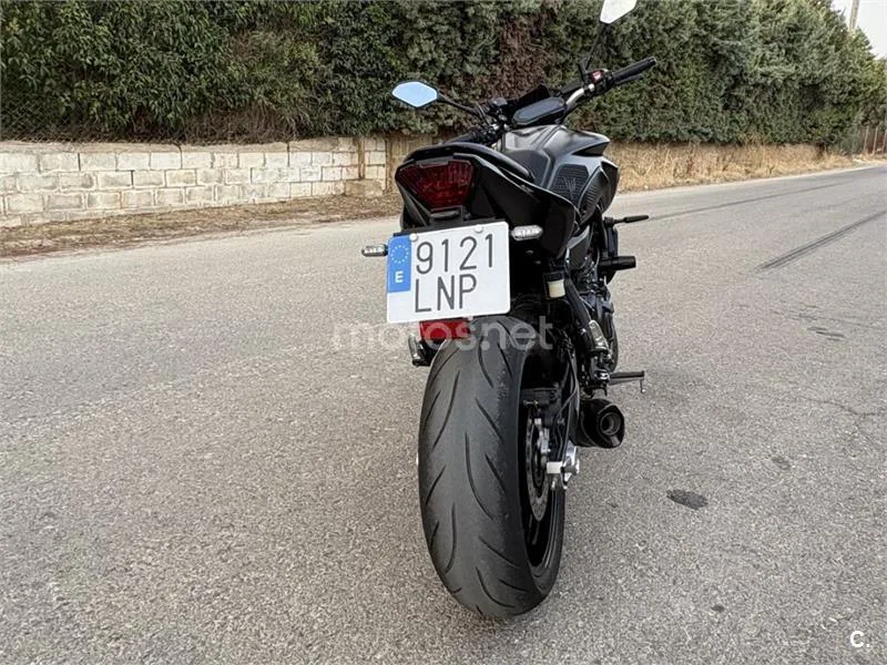 Yamaha MT-07 - Vista 7