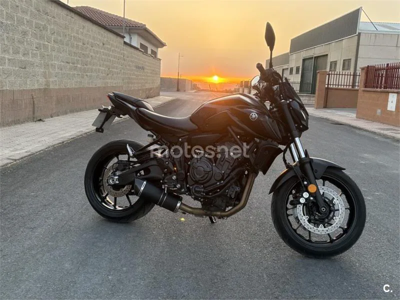 Yamaha MT-07 - Vista 9