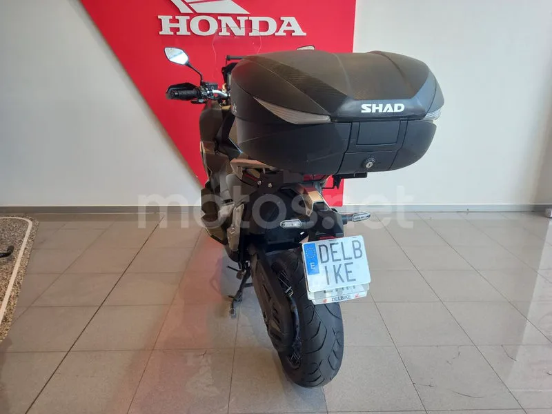 Honda X-ADV - Vista 7