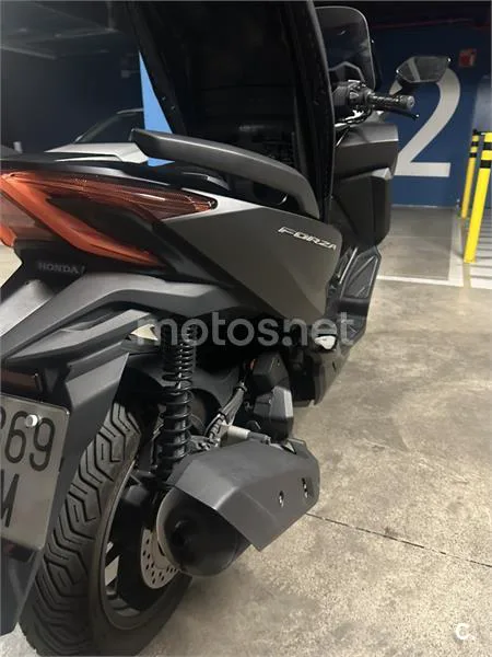 Honda Forza 125 - Vista 8