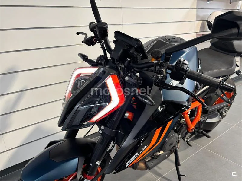 KTM 1290 Super Duke R - Vista 5