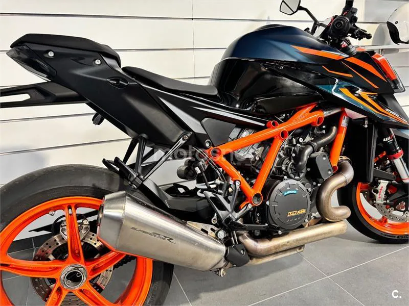 KTM 1290 Super Duke R - Vista 8