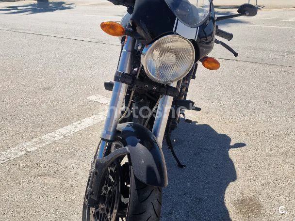 Ducati Monster 695 - Vista 4