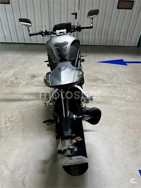 Triumph Speed Triple - Vista 4