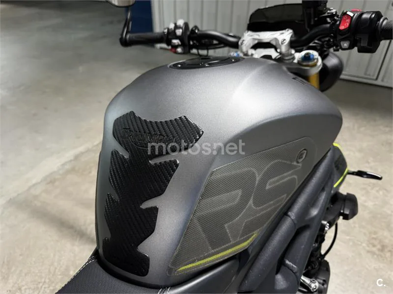 Triumph Speed Triple - Vista 7