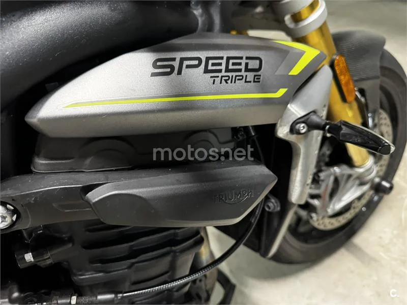 Triumph Speed Triple - Vista 9