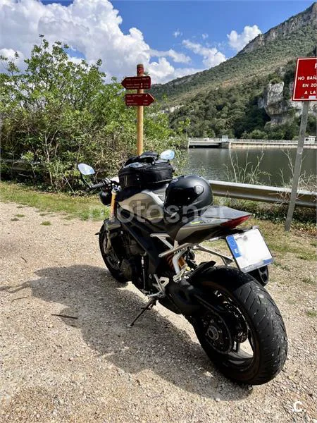 Triumph Speed Triple - Vista 10