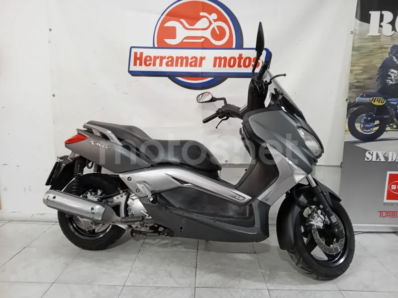 Yamaha XMAX 250 - Vista 4