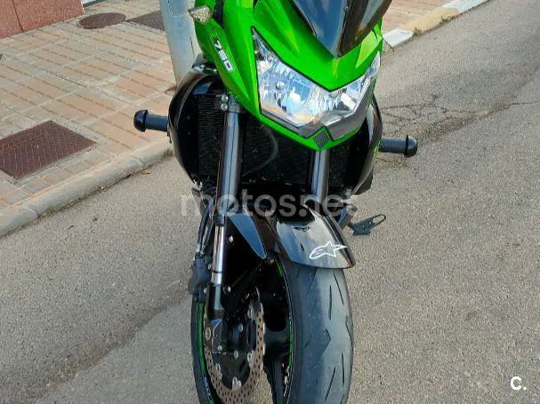 Kawasaki Z750 - Vista 4