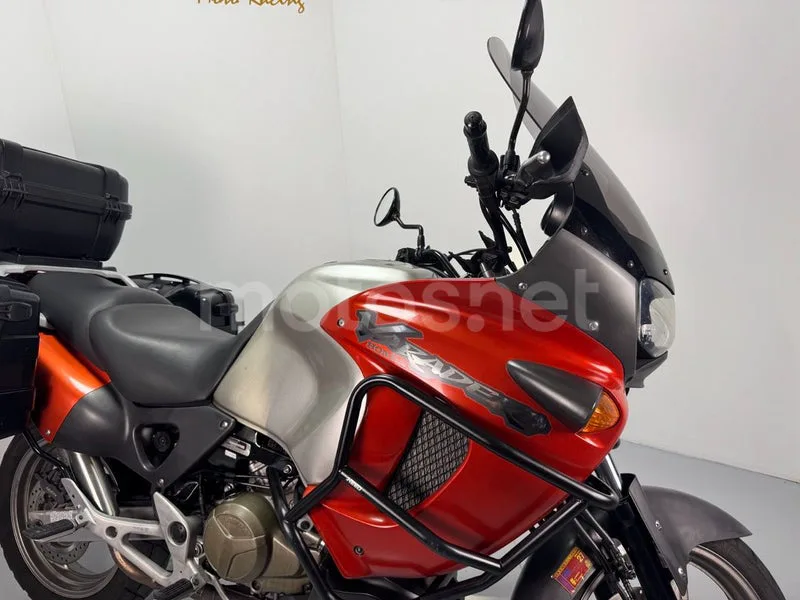 Honda XL1000V Varadero - Vista 3