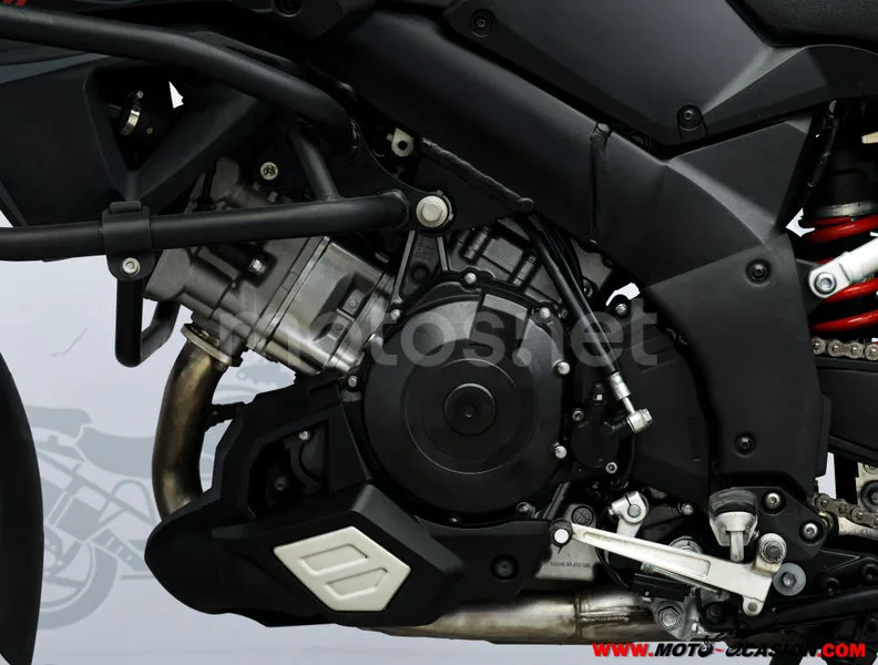 Suzuki V-Strom 1000 - Vista 9