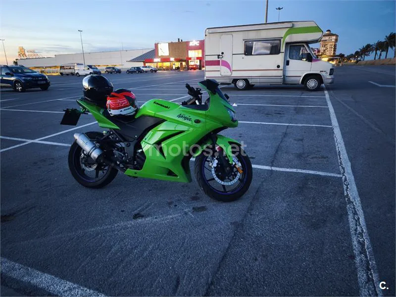 Kawasaki Ninja 250R - Vista 8