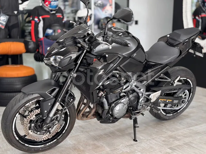 Kawasaki Z900 - Vista 6