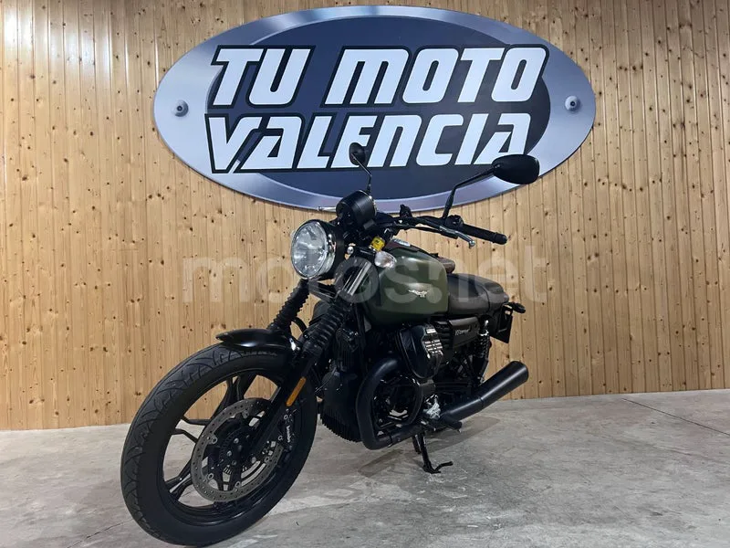 Moto Guzzi V7 III - Vista 3