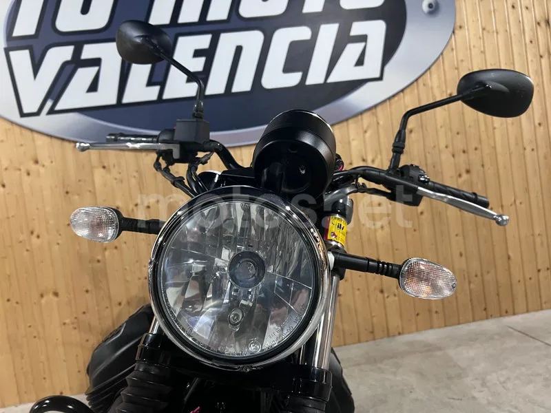 Moto Guzzi V7 III - Vista 25