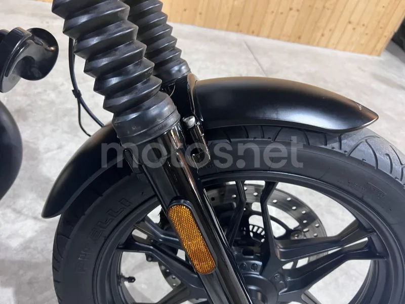 Moto Guzzi V7 III - Vista 35