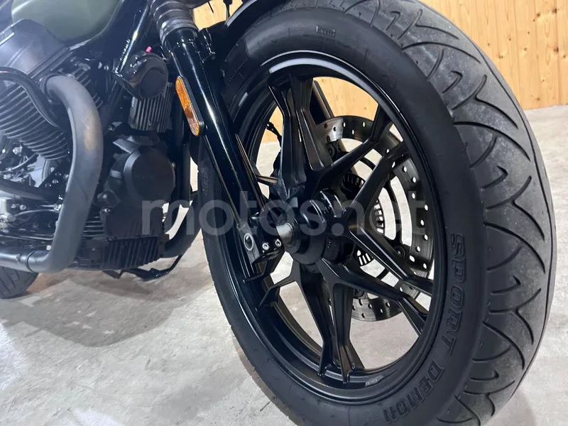 Moto Guzzi V7 III - Vista 37