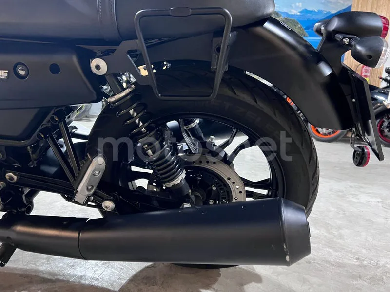 Moto Guzzi V7 III - Vista 60