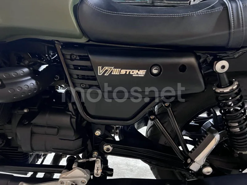 Moto Guzzi V7 III - Vista 65