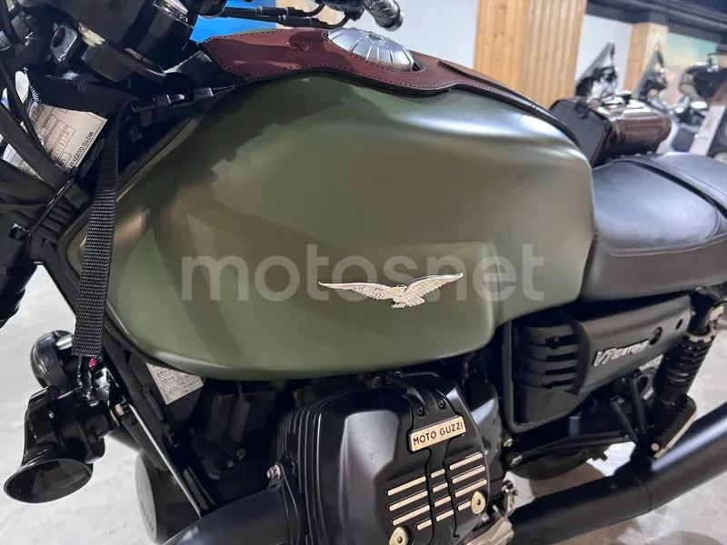 Moto Guzzi V7 III - Vista 70