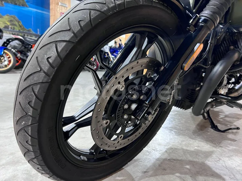 Moto Guzzi V7 III - Vista 81