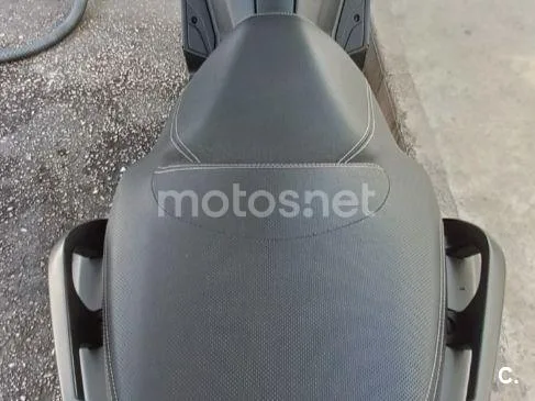 Yamaha XMAX 250 - Vista 5