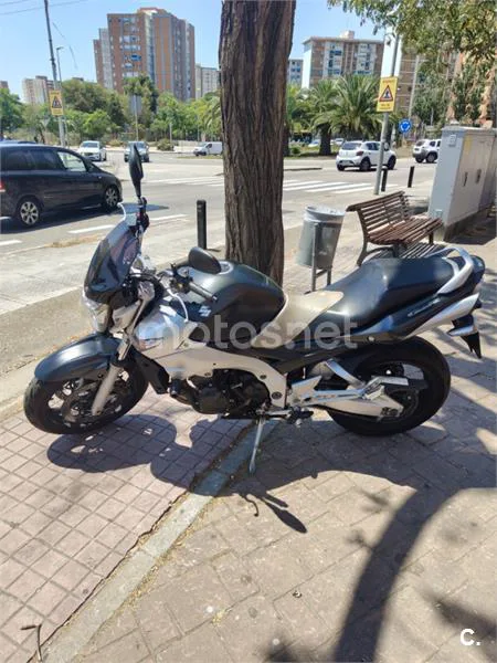 Suzuki GSR600 - Vista 3