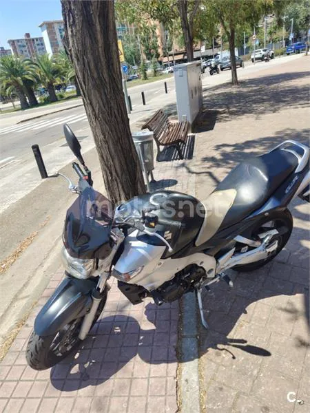 Suzuki GSR600 - Vista 6
