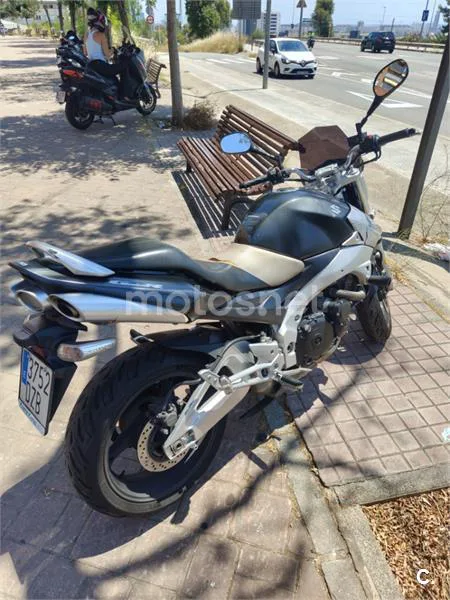 Suzuki GSR600 - Vista 7