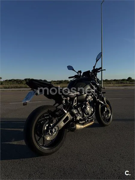 Yamaha MT-07 - Vista 3