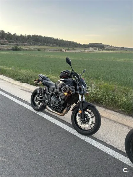 Yamaha MT-07 - Vista 7